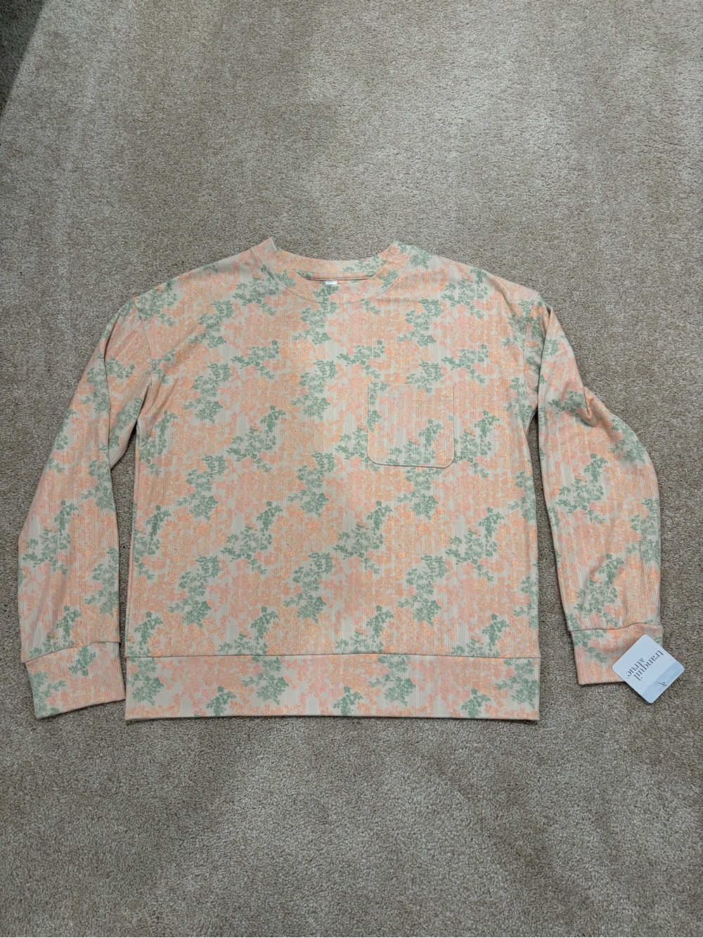 Women's Crewneck Top in Peach Green Floral